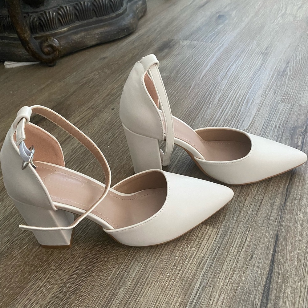 Elegant Women's Pointed Block Heel Pumps - Cream